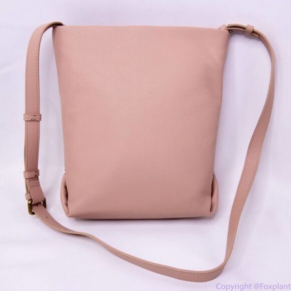 J. Crew Oslo soft leather bucket bag. Ideal for your iPad or‎ bottle water